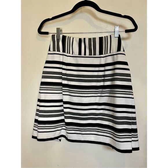 🔴 CAbi Small Grandstand Skirt #5185 Black White & Gray with Pockets - Picture 10 of 12